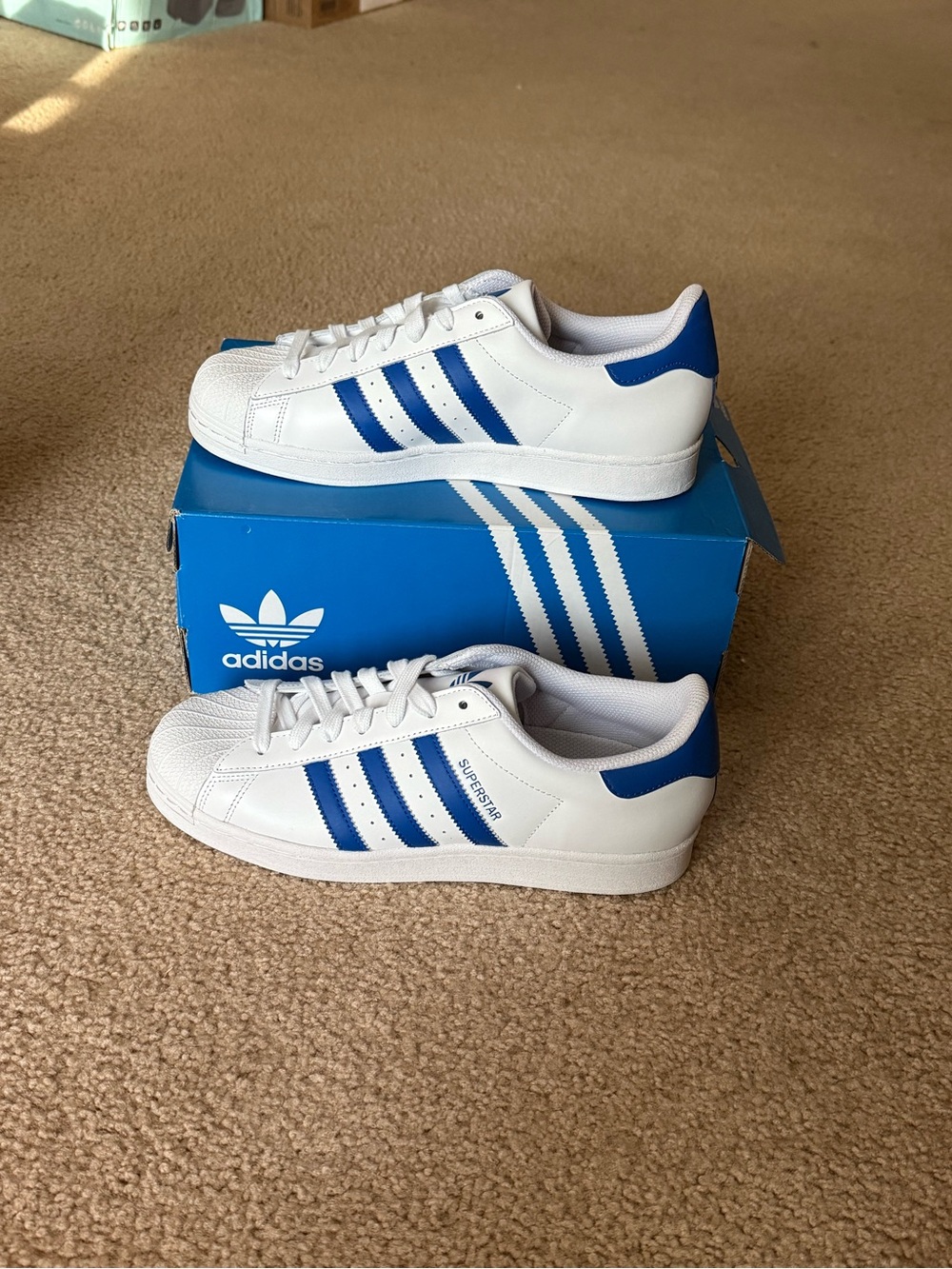 adidas Men”s Superstar Originals Cloud White Blue size 9